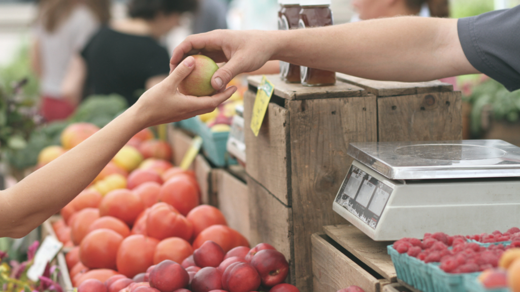 7 ways small businesses benefit the community